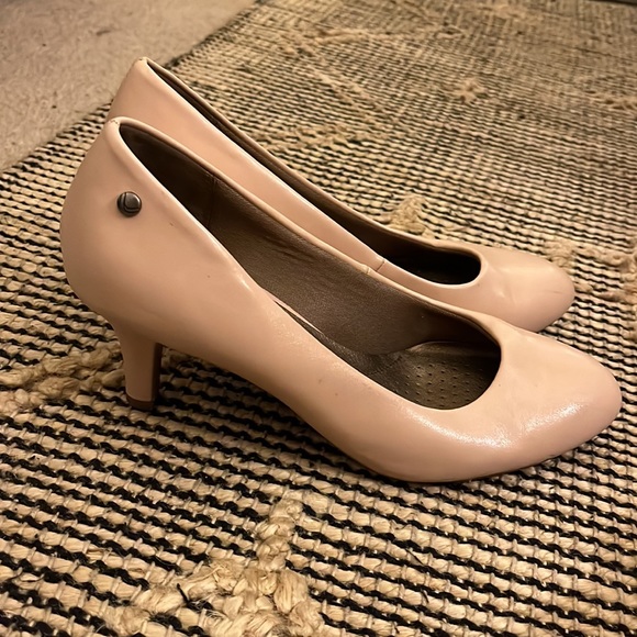 Pink pumps - Picture 2 of 2